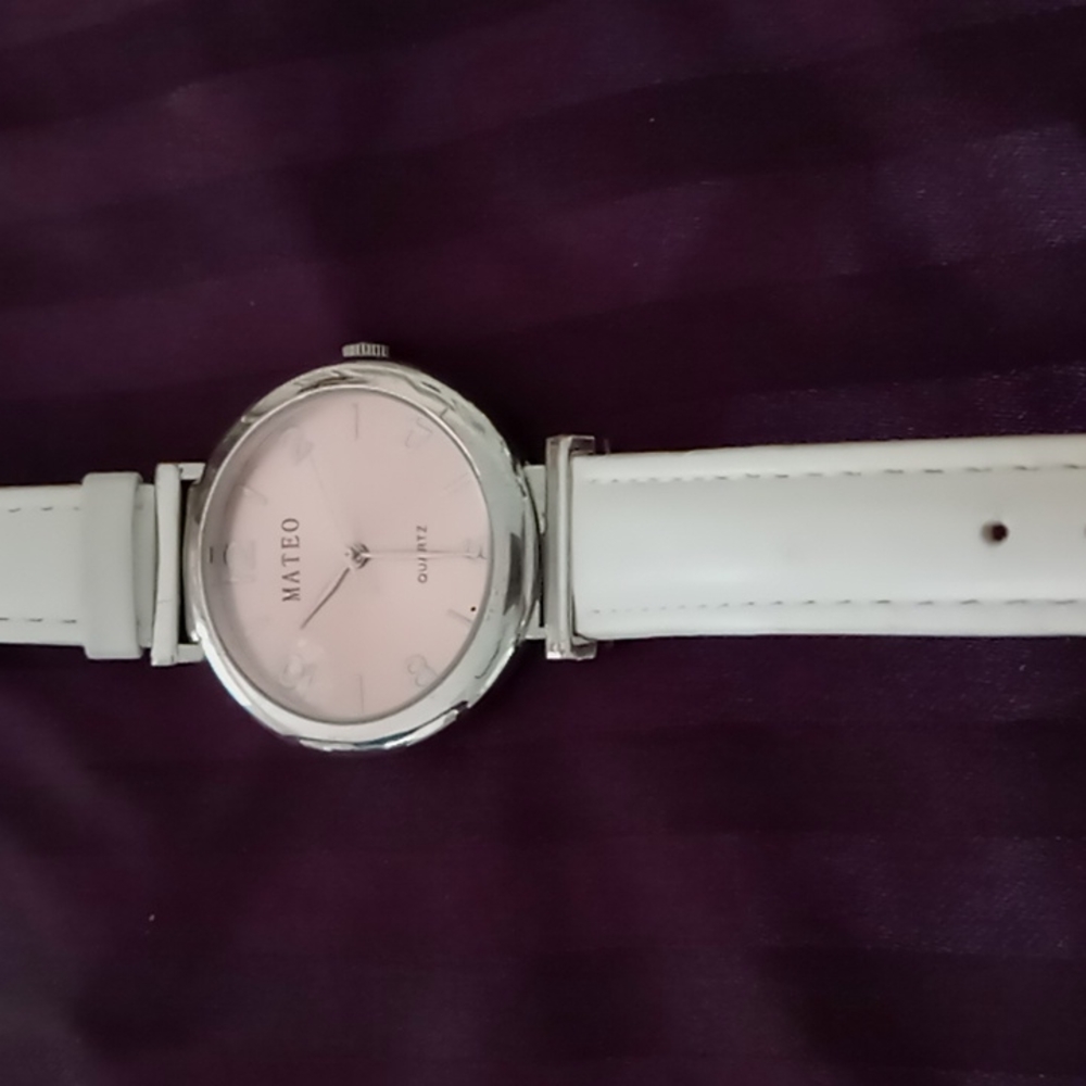 Mateo. Stainless steel watch pink face
